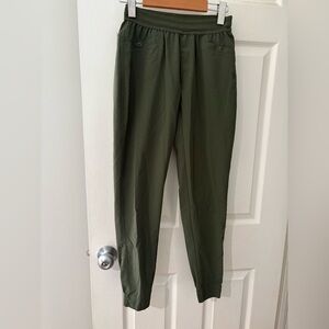 Mountain Hardware green women’s joggers size xs unlined